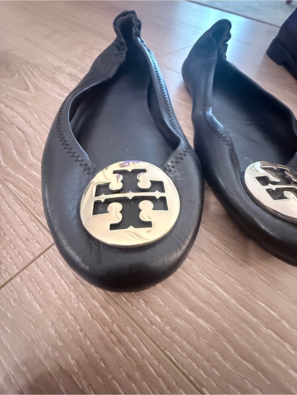 Tory Burch Black Leather Logo Medallion Ballet Flats